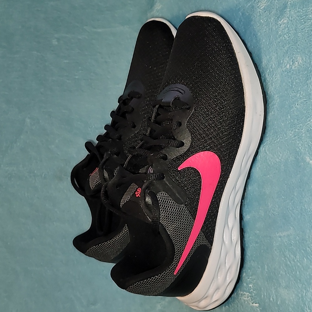 Nike Running tennis shoes, Size 7.5W, Black with pink.